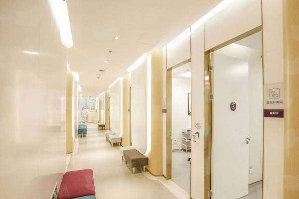 重庆华美整形外科医院是不是正规医院？机构简介、特色项目结合口碑情况为你解答！