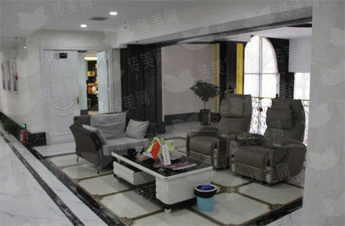 一、为什么乌鲁木齐青松星范医疗美容门诊部王春利的皮肤美容手术成功几率高？