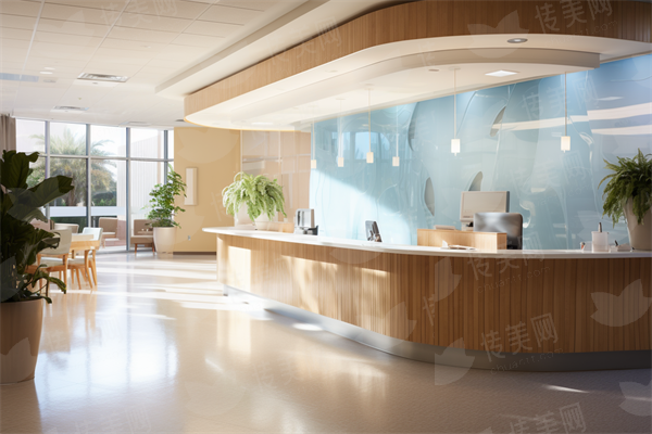 山西医科大学第一医院王小兵医生，10年专注隆胸，创伤小恢复快！新颜智尚一键预约，24小时在线预约