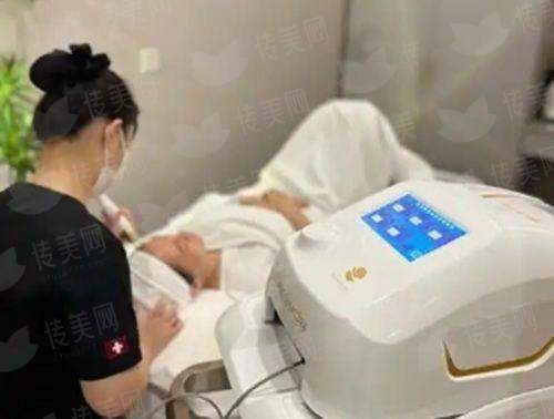 成都恒博植发医院眉毛种植口碑怎样？新颜智尚小程序预约看真实用户反馈