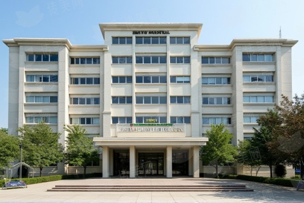 重庆曲胜医疗美容丰胸价格贵不贵？项目收费全解析