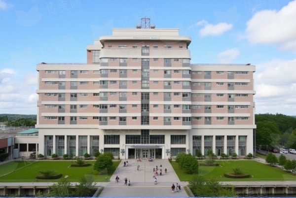二、为什么选择天津申伊童颜医疗进行双眼皮修复?