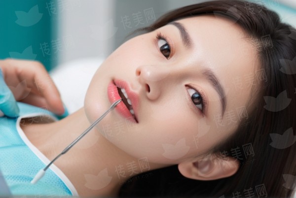 1. 深圳芽乐口腔：登腾种植牙的理想之选？