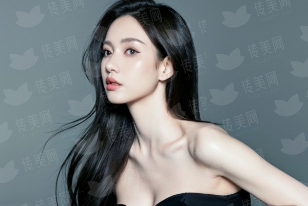 一、郑州艺德雅整形双眼皮，正规资质与优雅环境的理想结合！
